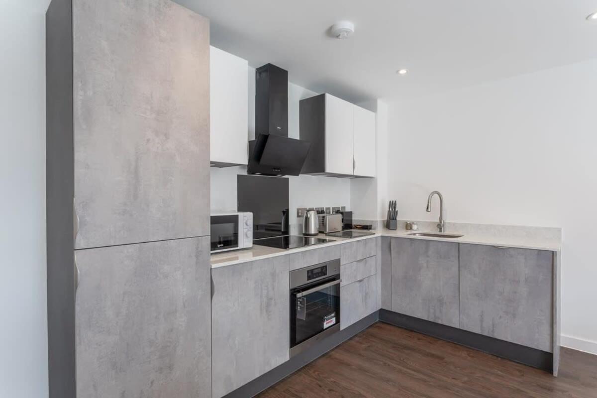 Stayzeni, Ouse Court Smart 2 Bed Flat *